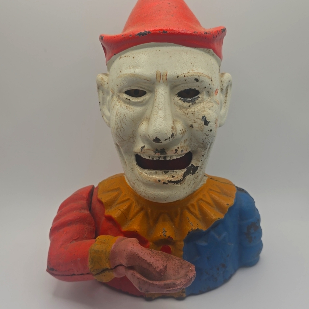 Meet your Posher, Cricket Paws